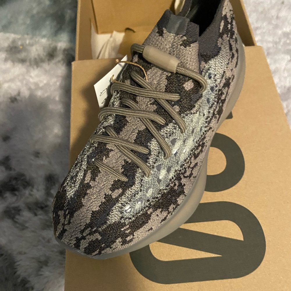 SOLD yeezy 380